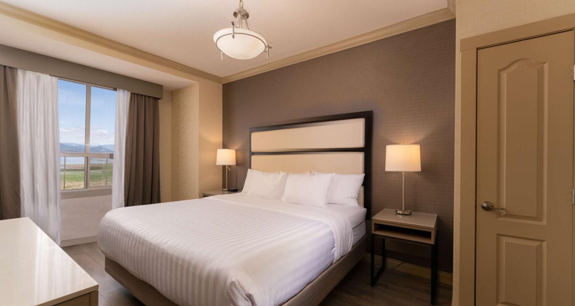 Prestige Harbourfront Resort, Worldhotels Luxury Salmon Arm Exterior foto
